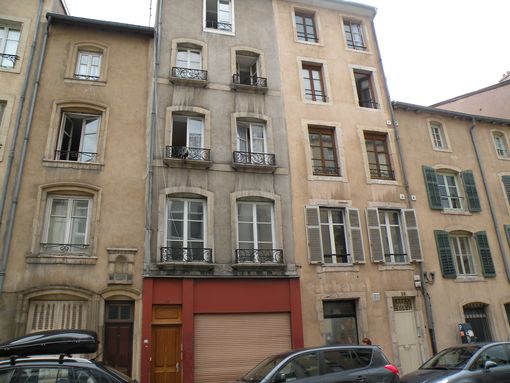 façades d'immeubles, rue Saint-Julien
